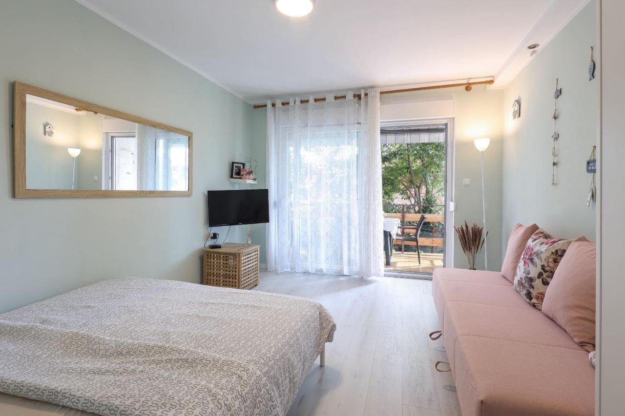 Ada Apartment *